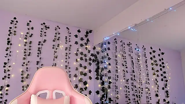 Snapshot of Natasha_Nasty2 chatting on 01-09-25, 11:24 Natasha Nasty2 online show from 01-09-25, 11:24