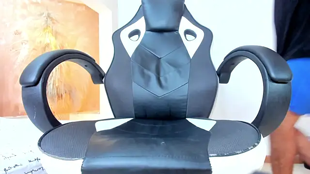 Snapshot of ANGEL_NICOLAS chatting on 02-12-25, 09:01 ANGEL NICOLAS online show from 02-12-25, 09:01