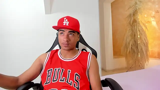 Snapshot of ANGEL_NICOLAS chatting on 03-13-25, 09:05 ANGEL NICOLAS online show from 03-13-25, 09:05