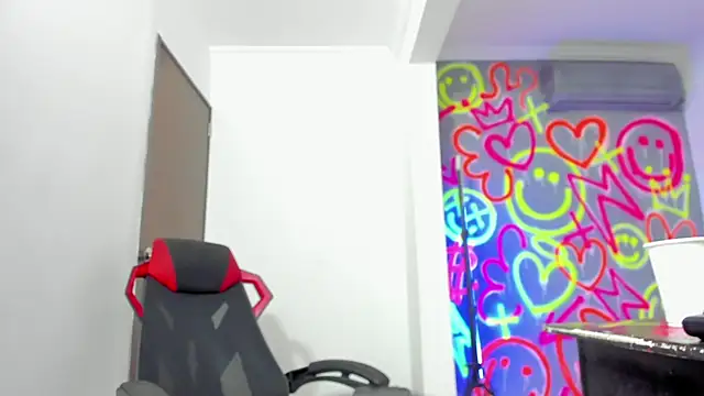 Snapshot of ANGEL_NICOLAS chatting on 12-19-25, 09:44 ANGEL NICOLAS online show from 12-19-25, 09:44