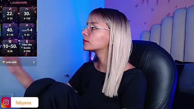 peyton golden1 online show from 10-14-25, 03:51