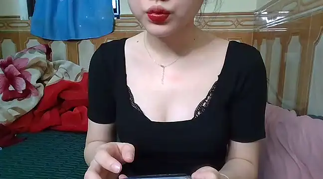 Yin-girl online show from 03-14-25, 03:04