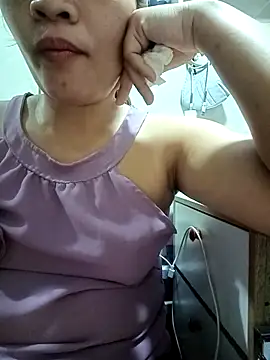 Snapshot of _Mira_69_ chatting on 10-17-25, 12:52 Mira 69 online show from 10-17-25, 12:52