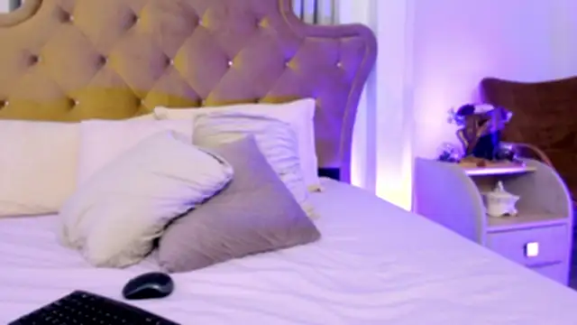 beauty luna18 online show from 01-23-25, 06:03