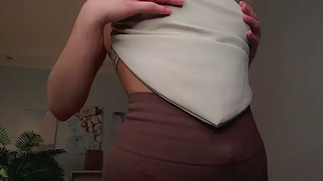 Snapshot of cosmosbaby chatting on 09-24-25, 02:42 cosmosbaby online show from 09-24-25, 02:42