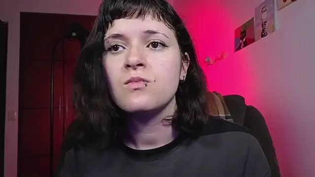 NEXT DOOR GIRL  online show from 05-11-26, 11:46