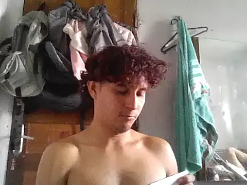 Snapshot of pedrodavid_ chatting on 01-29-25, 07:32 pedrodavid online show from 01-29-25, 07:32