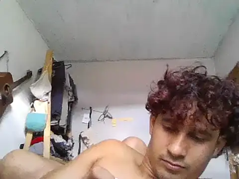 Snapshot of pedrodavid_ chatting on 02-05-25, 06:04 pedrodavid online show from 02-05-25, 06:04