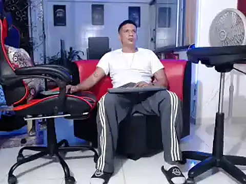 Snapshot of damiam_fiery chatting on 12-22-24, 12:28 damiam fiery online show from 12-22-24, 12:28