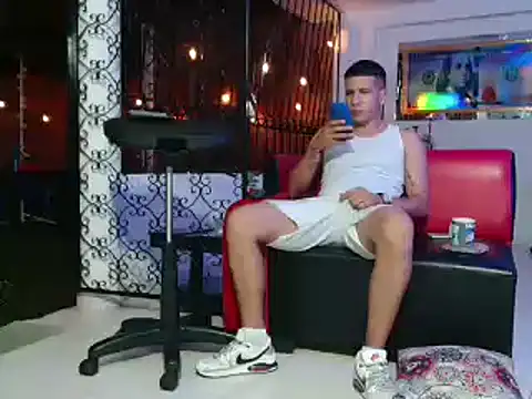 Snapshot of damiam_fiery chatting on 02-24-25, 04:16 damiam fiery online show from 02-24-25, 04:16