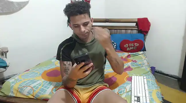 Snapshot of hot_toy_boy_ chatting on 01-19-25, 07:15 hot toy boy online show from 01-19-25, 07:15