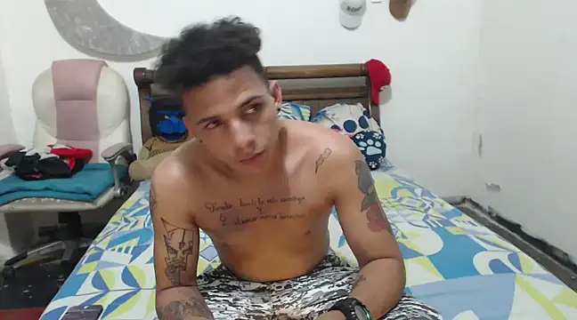 Snapshot of hot_toy_boy_ chatting on 02-01-25, 02:47 hot toy boy online show from 02-01-25, 02:47