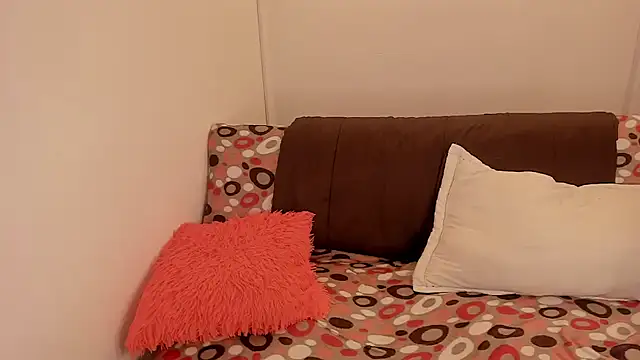 Snapshot of meganrossee69 chatting on 12-18-24, 12:10 meganrossee69 online show from 12-18-24, 12:10