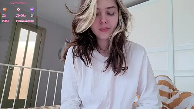 Vanessa Walters online show from 03-11-26, 04:18