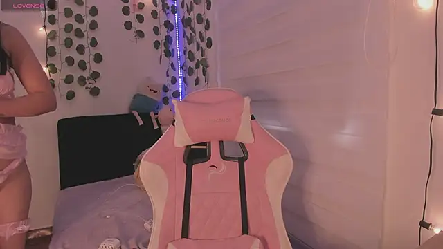 moonliiiight1 online show from 02-24-25, 10:03