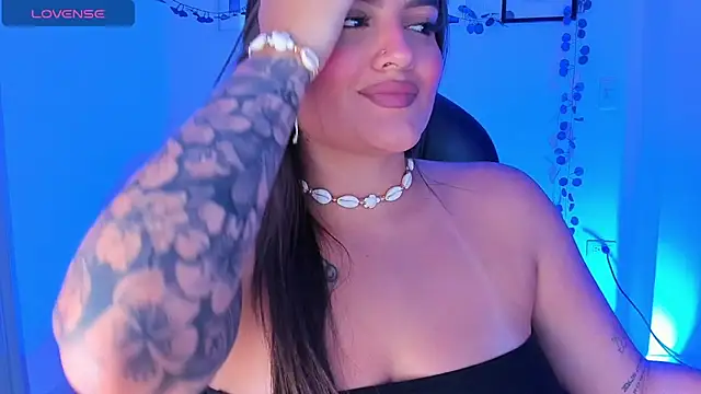 Snapshot of ellarosee_ chatting on 04-14-26, 05:30 ellarosee online show from 04-14-26, 05:30