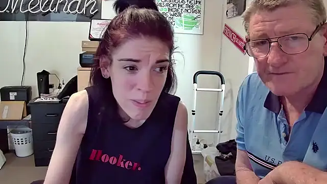 Snapshot of MelinahViking chatting on 11-22-25, 04:00 MelinahViking online show from 11-22-25, 04:00