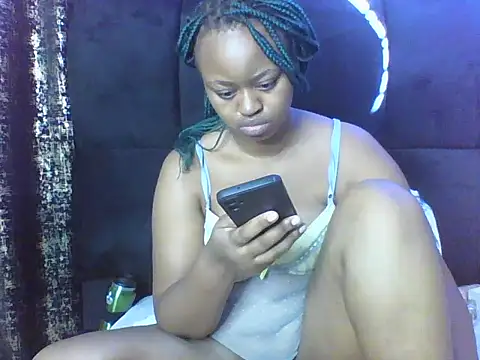 Snapshot of Candii_wet_ chatting on 01-25-25, 05:18 Candii wet online show from 01-25-25, 05:18