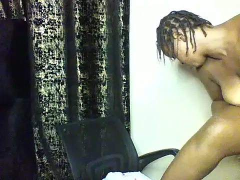 Snapshot of Candii_wet_ chatting on 10-03-25, 07:33 Candii wet online show from 10-03-25, 07:33