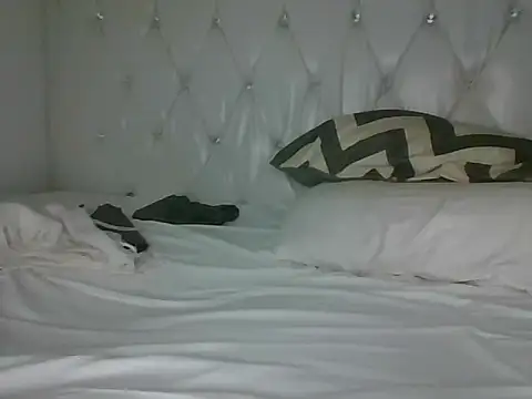 Snapshot of Candykitten chatting on 03-06-25, 11:20 Candykitten online show from 03-06-25, 11:20