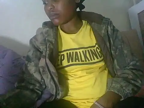 Candykitten online show from 12-21-25, 05:03