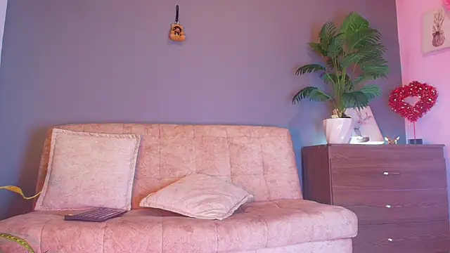 jade brunnette online show from 04-17-26, 08:12