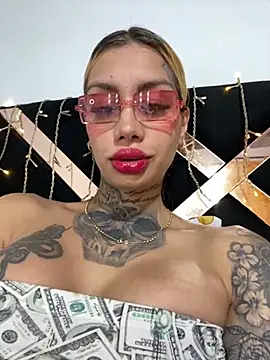 Snapshot of Zaratattoox chatting on 10-11-25, 07:07 Zaratattoox online show from 10-11-25, 07:07