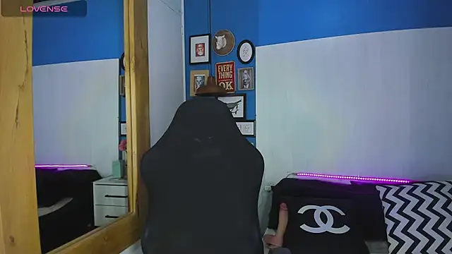 VladHellsing4 online show from 11-05-25, 01:44