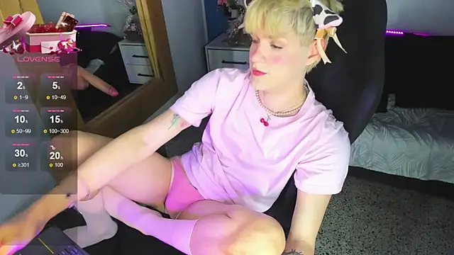 VladHellsing4 online show from 12-18-25, 02:23