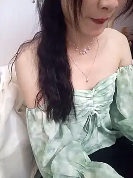 Snapshot of Lovely_kute chatting on 02-12-25, 07:13 Lovely kute online show from 02-12-25, 07:13