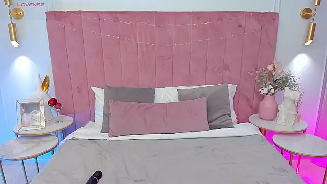 MilaVoxx online show from 04-22-26, 04:59