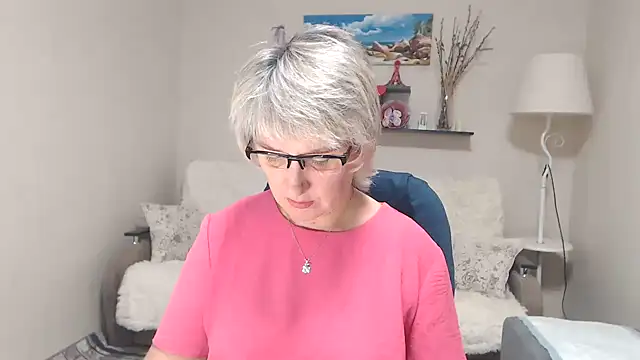 FleurMays online show from 10-25-25, 04:53