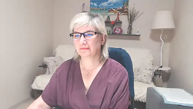 FleurMays online show from 06-10-26, 05:18