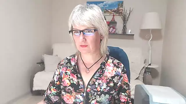FleurMays online show from 06-25-26, 05:12