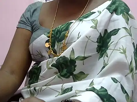 Snapshot of Hot_akshara chatting on 11-12-25, 04:57 Hot akshara online show from 11-12-25, 04:57