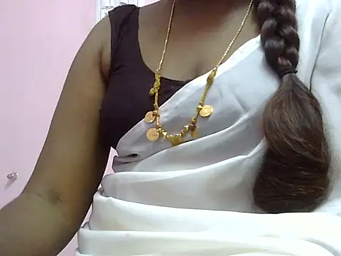 Snapshot of Hot_akshara chatting on 12-01-25, 04:01 Hot akshara online show from 12-01-25, 04:01