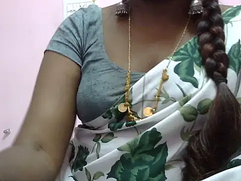 Snapshot of Hot_akshara chatting on 12-15-25, 02:32 Hot akshara online show from 12-15-25, 02:32