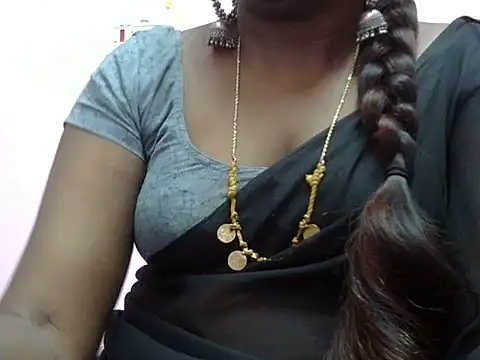 Snapshot of Hot_akshara chatting on 12-20-25, 03:41 Hot akshara online show from 12-20-25, 03:41