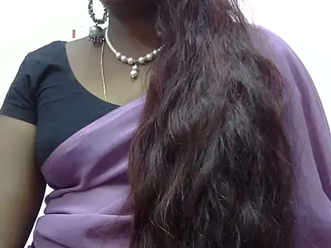 Snapshot of Hot_akshara chatting on 01-09-26, 05:10 Hot akshara online show from 01-09-26, 05:10