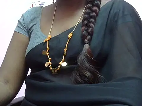 Snapshot of Hot_akshara chatting on 01-10-26, 03:47 Hot akshara online show from 01-10-26, 03:47