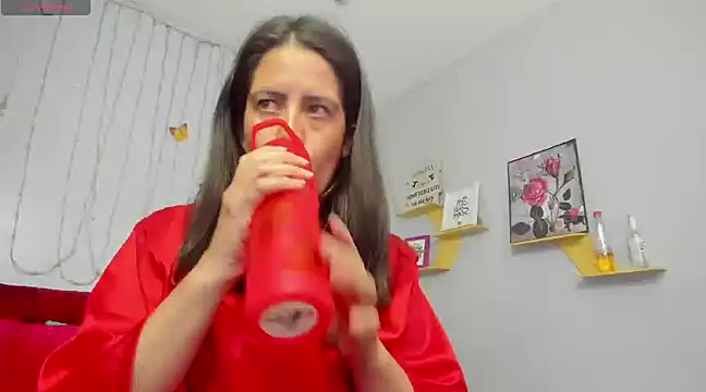 Snapshot of kathina_giraldo chatting on 02-01-25, 03:39 kathina giraldo online show from 02-01-25, 03:39