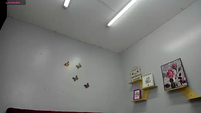 Snapshot of kathina_giraldo chatting on 10-17-25, 12:41 kathina giraldo online show from 10-17-25, 12:41