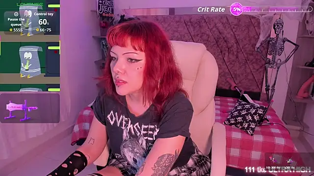 Snapshot of Sarah-Stoner chatting on 10-24-25, 09:00 Sarah-Stoner online show from 10-24-25, 09:00