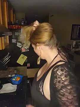Snapshot of lilyhornyhousewife chatting on 05-24-26, 11:48 lilyhornyhousewife online show from 05-24-26, 11:48