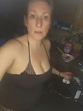 Snapshot of lilyhornyhousewife chatting on 06-27-26, 12:22 lilyhornyhousewife online show from 06-27-26, 12:22