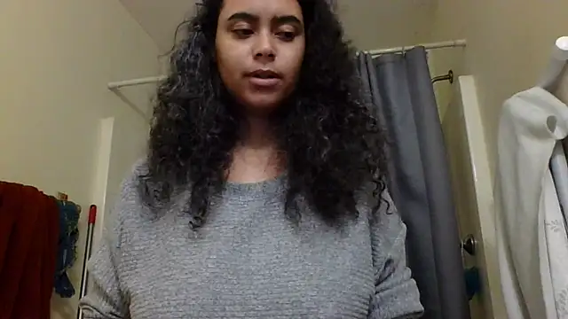 Snapshot of cinnaminnie chatting on 01-16-25, 04:39 cinnaminnie online show from 01-16-25, 04:39