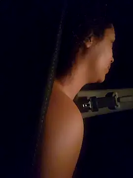 Snapshot of cinnaminnie chatting on 02-26-25, 10:04 cinnaminnie online show from 02-26-25, 10:04