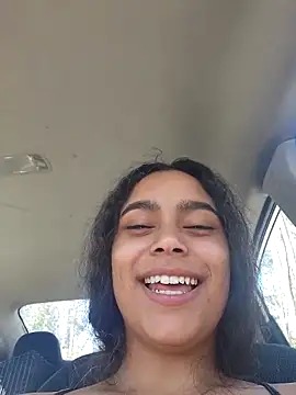 Snapshot of cinnaminnie chatting on 03-01-25, 04:22 cinnaminnie online show from 03-01-25, 04:22