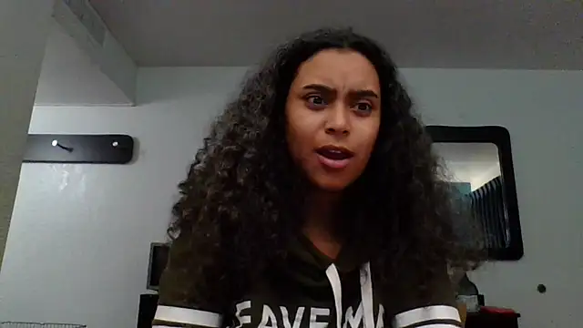 Snapshot of cinnaminnie chatting on 03-02-25, 07:54 cinnaminnie online show from 03-02-25, 07:54