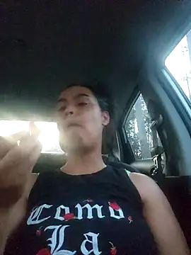 Snapshot of cinnaminnie chatting on 03-04-25, 11:43 cinnaminnie online show from 03-04-25, 11:43